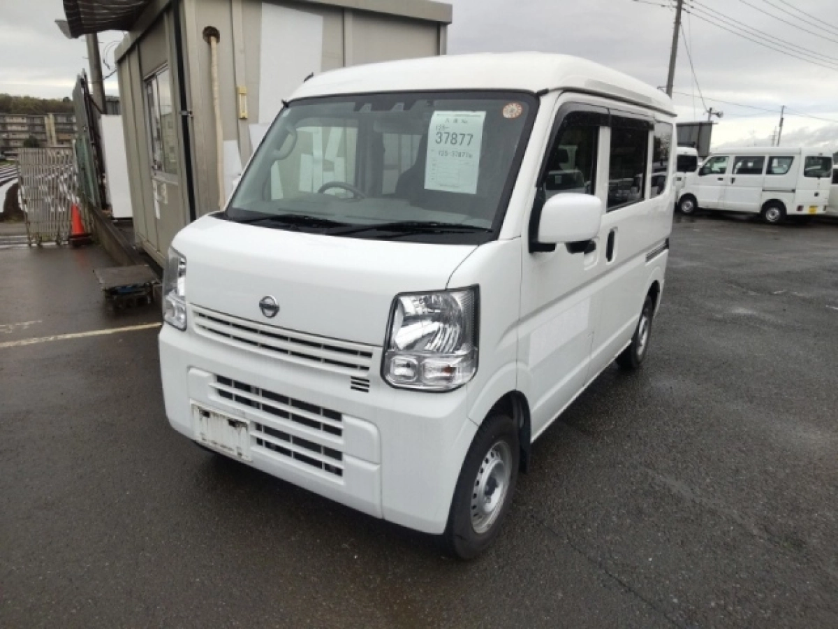 NISSAN CLIPPER VAN
