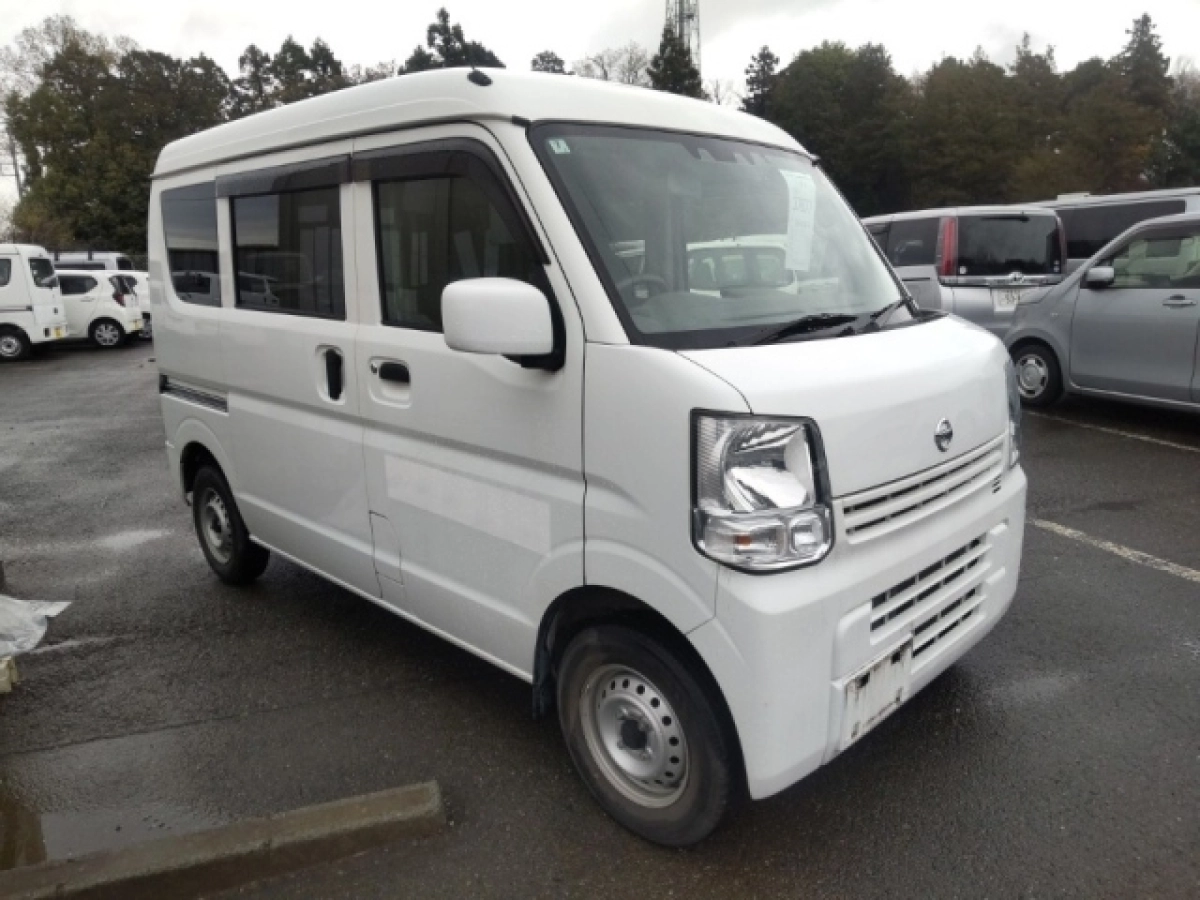 NISSAN CLIPPER VAN