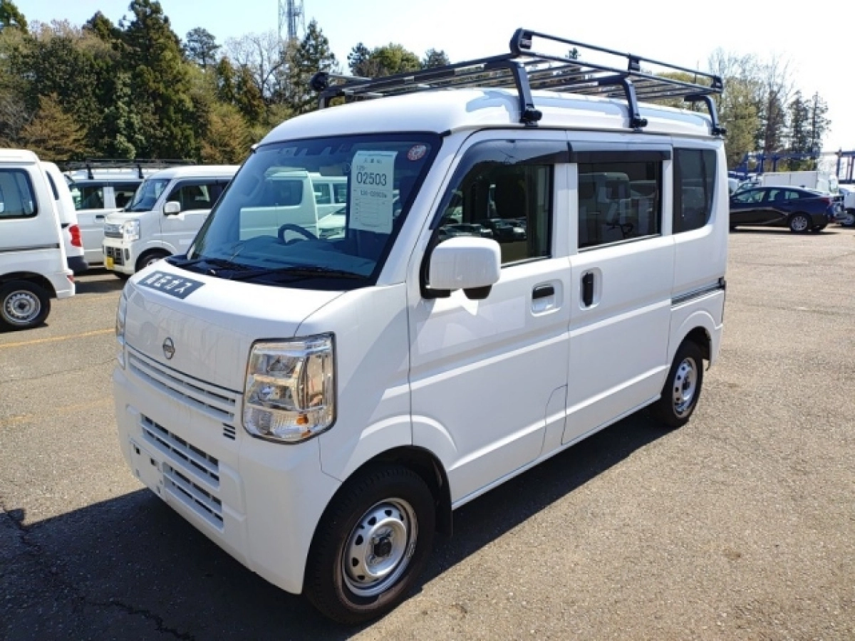 NISSAN CLIPPER VAN