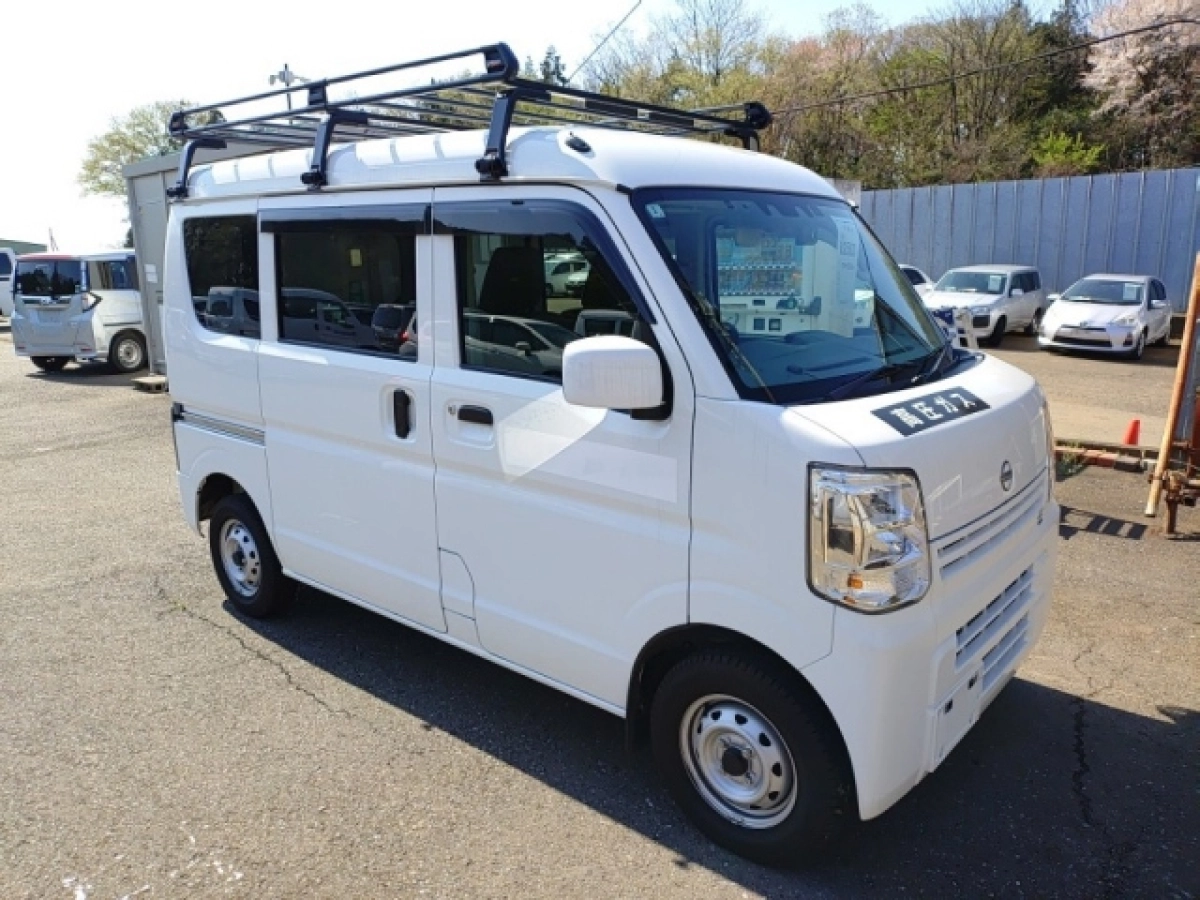 NISSAN CLIPPER VAN