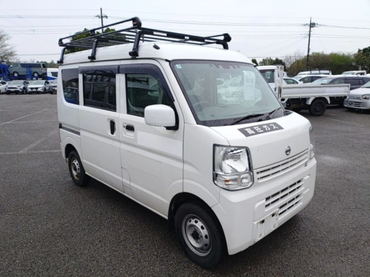 NISSAN CLIPPER VAN