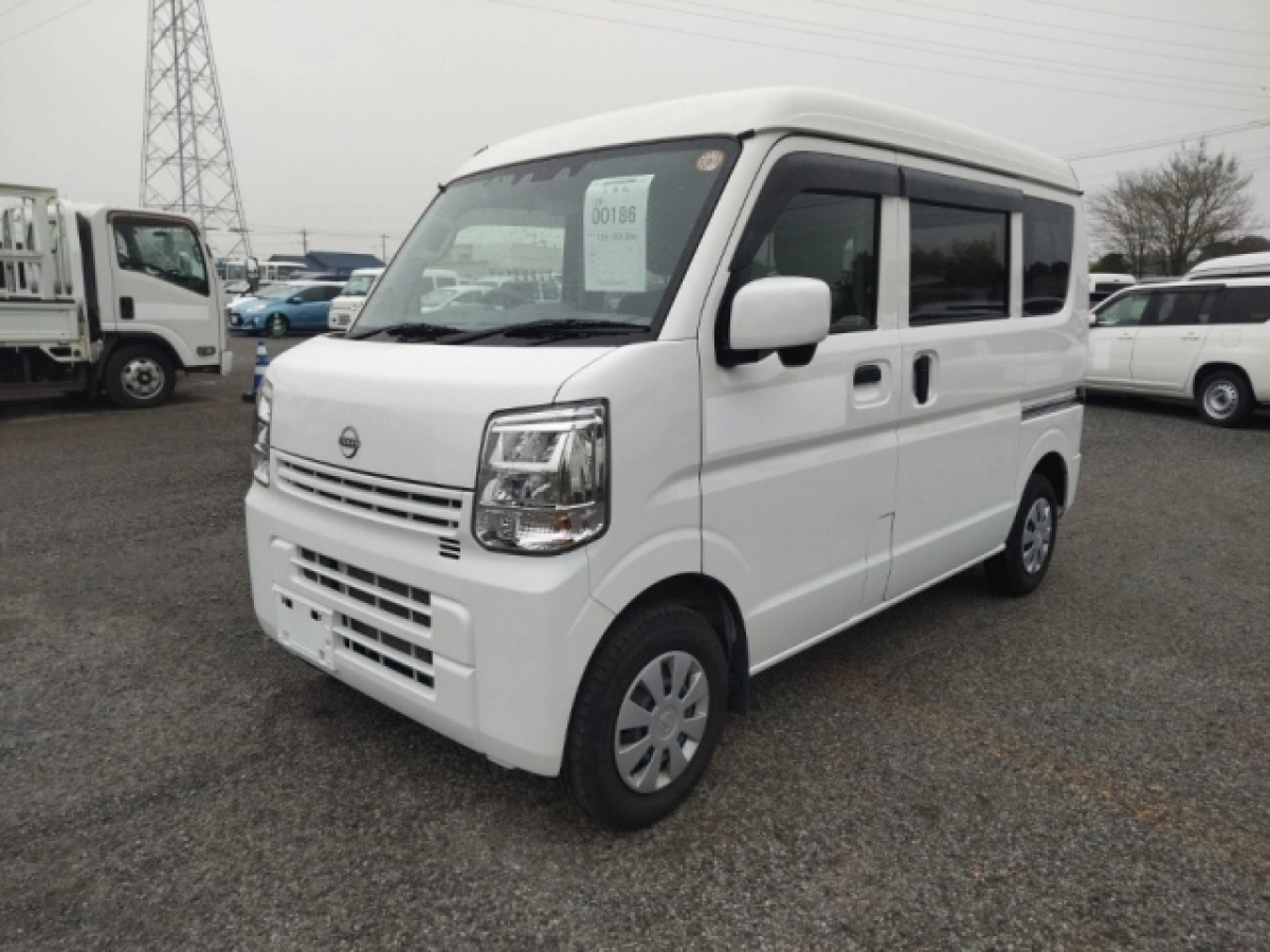 NISSAN CLIPPER VAN