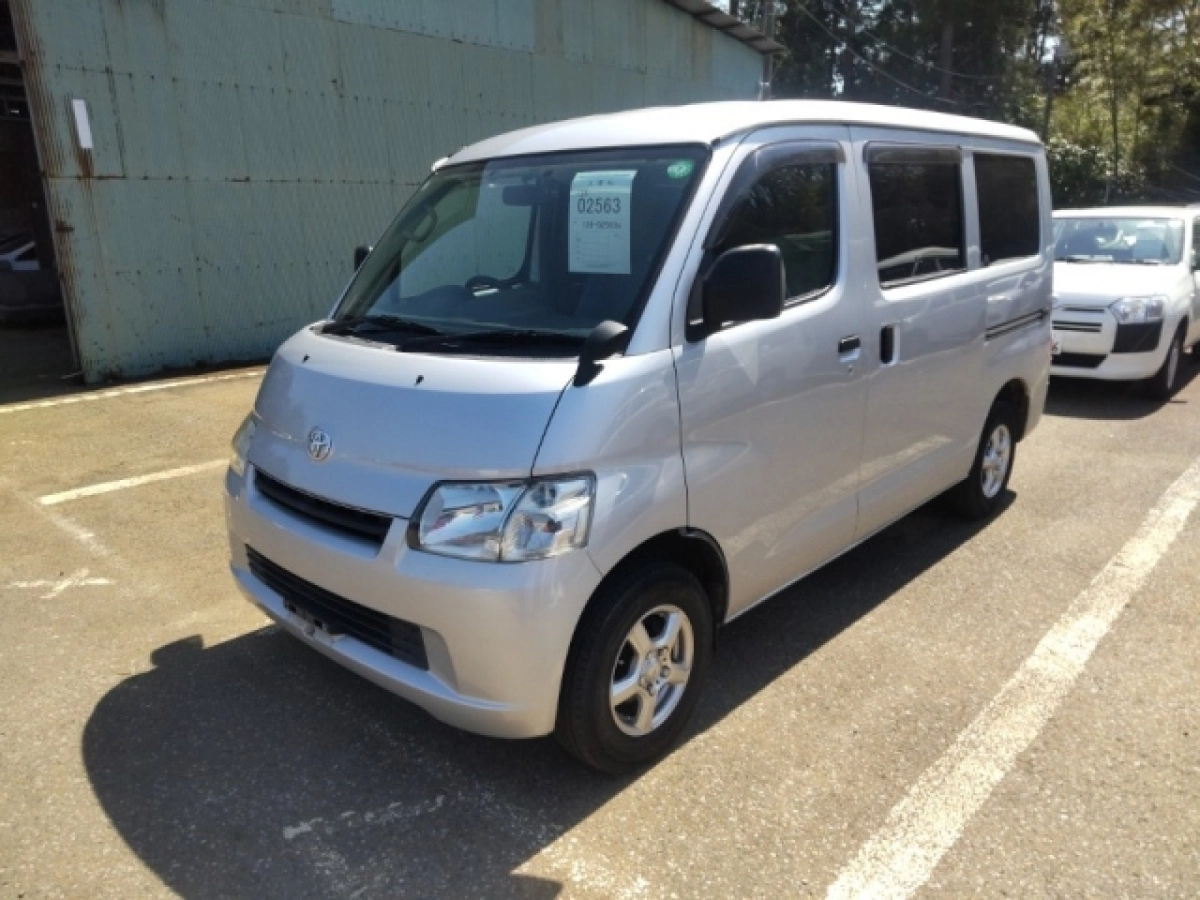 TOYOTA TOWN ACE VAN