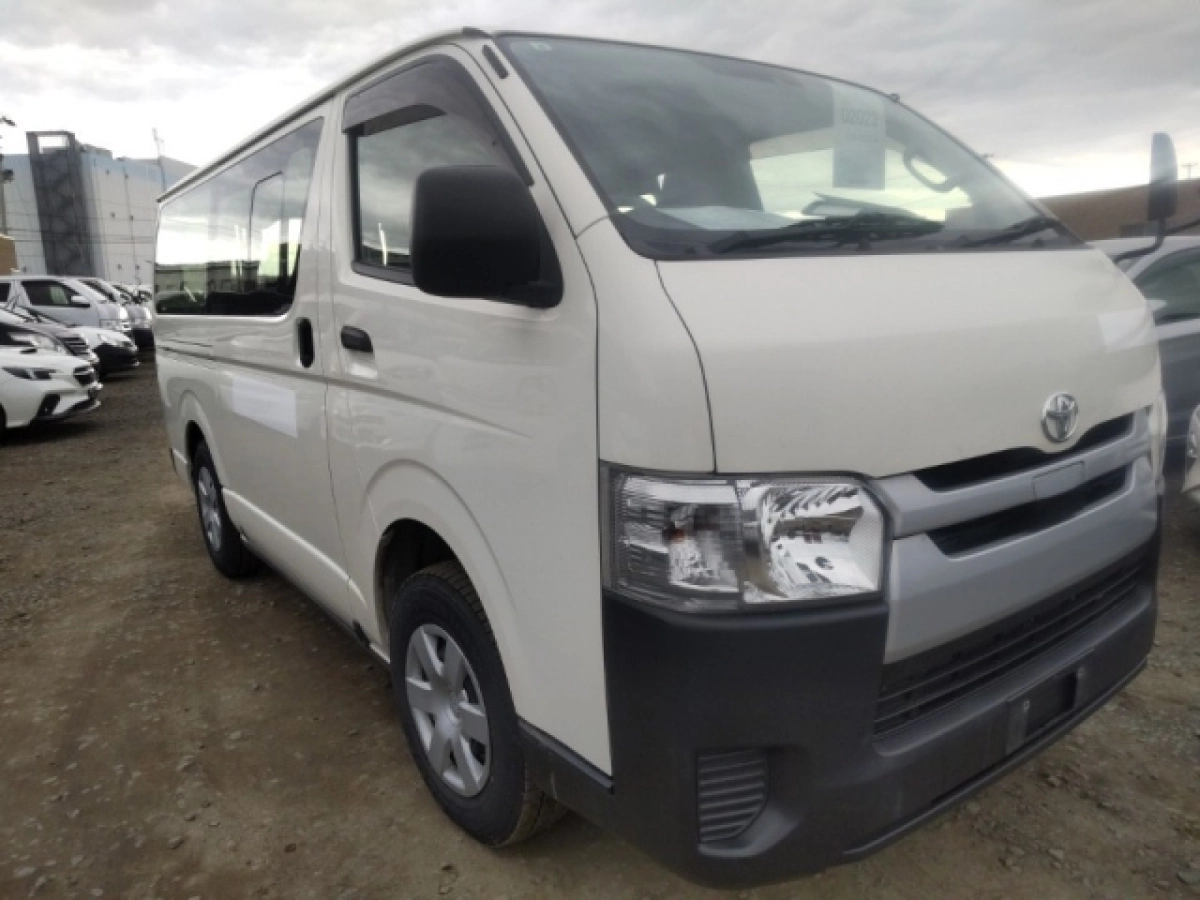 TOYOTA REGIUS ACE VAN