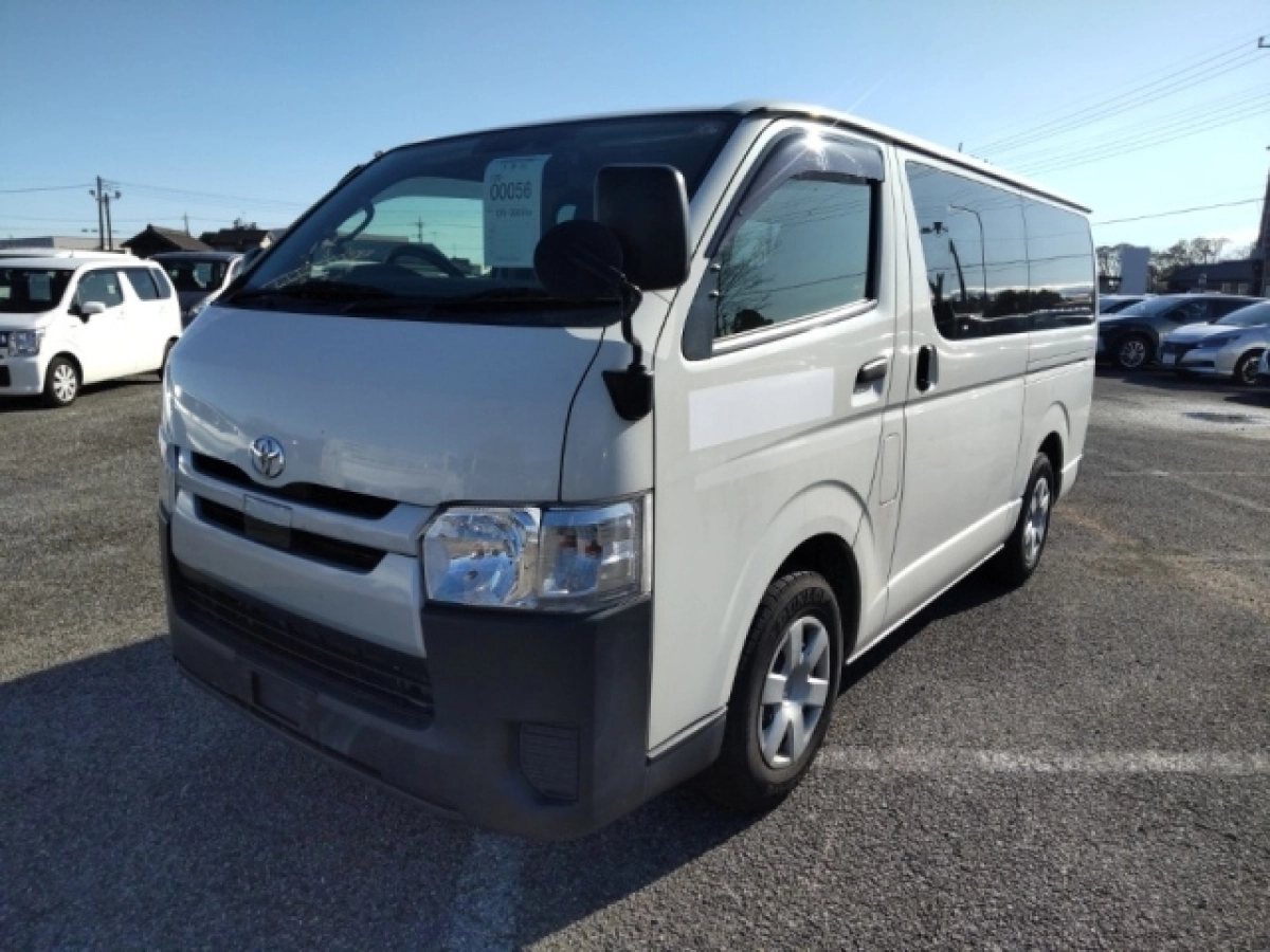 TOYOTA REGIUS ACE VAN