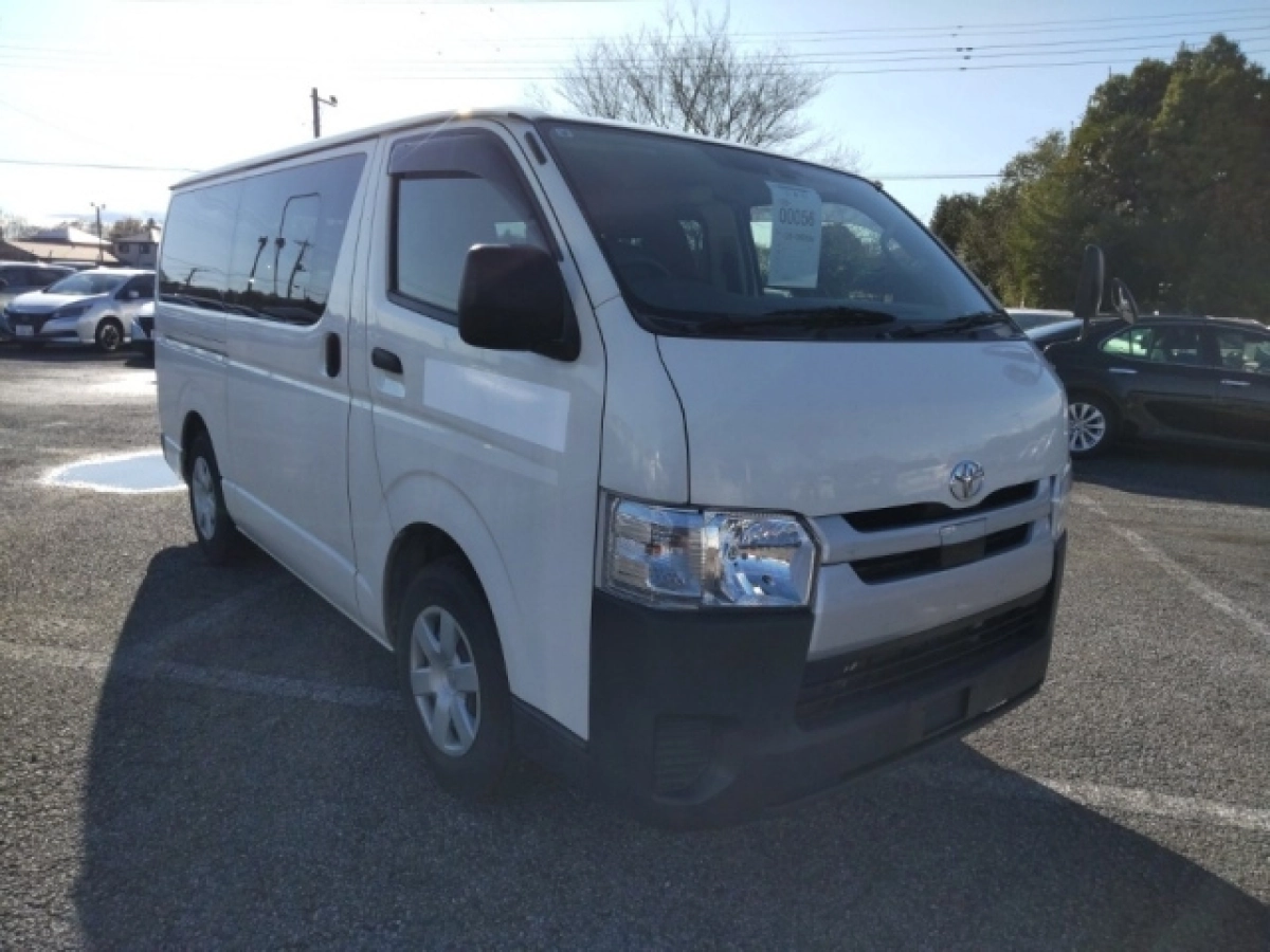 TOYOTA REGIUS ACE VAN