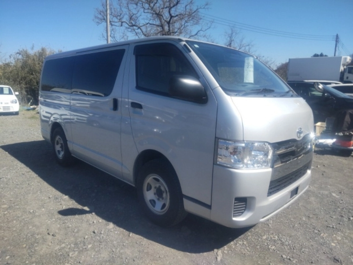 TOYOTA REGIUS ACE VAN