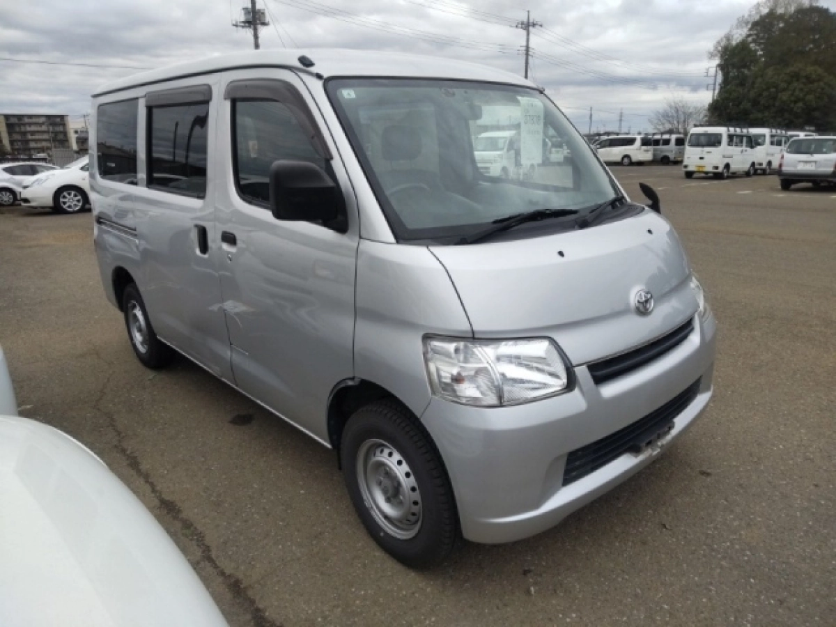 TOYOTA TOWN ACE VAN