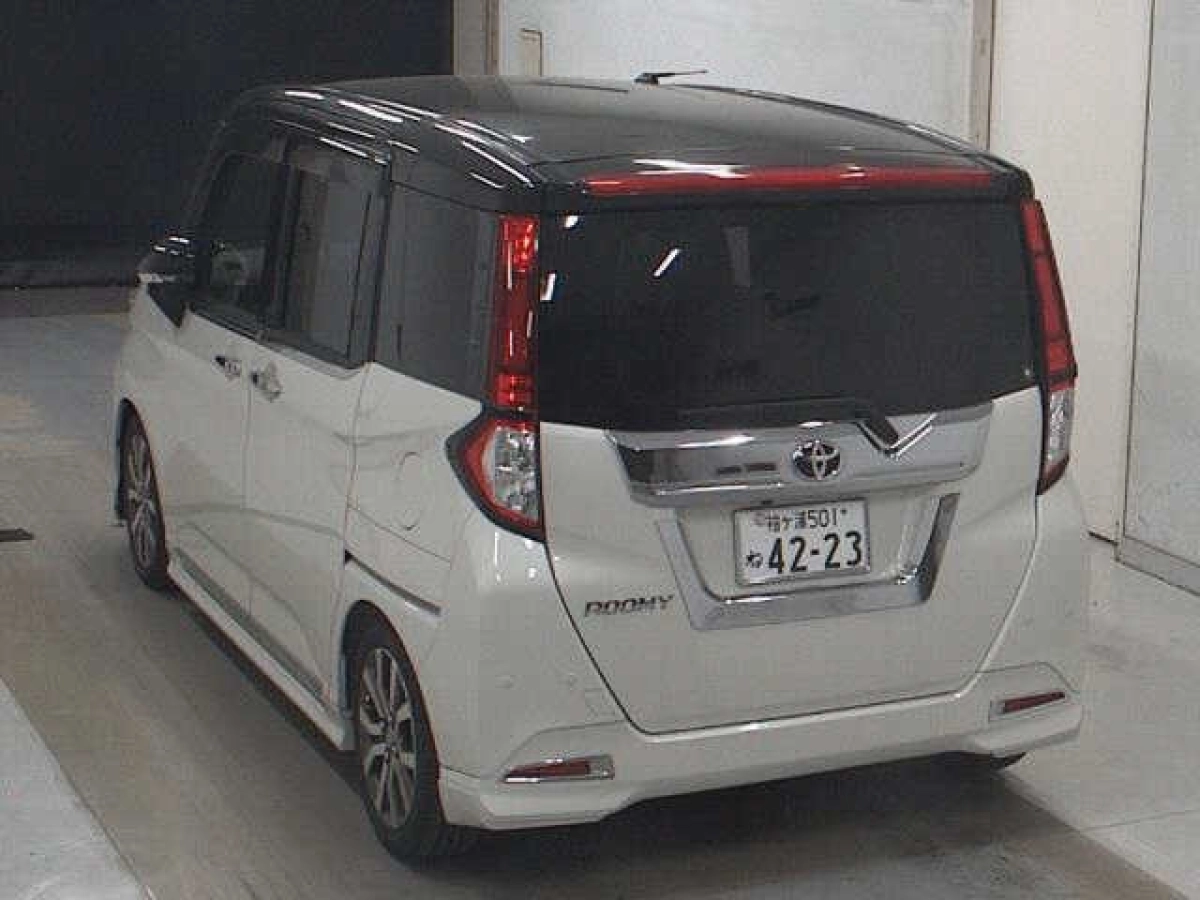 TOYOTA ROOMY