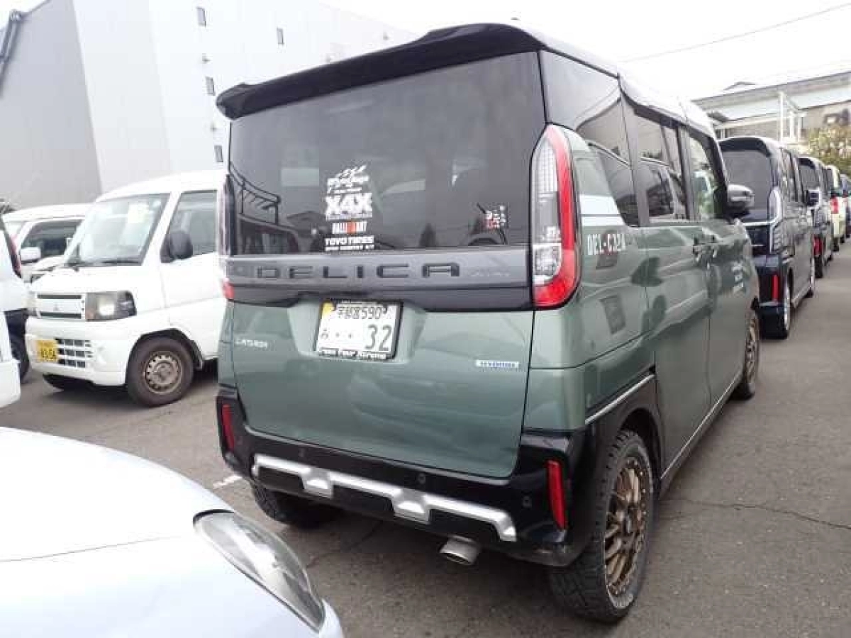 MITSUBISHI DELICA MINI