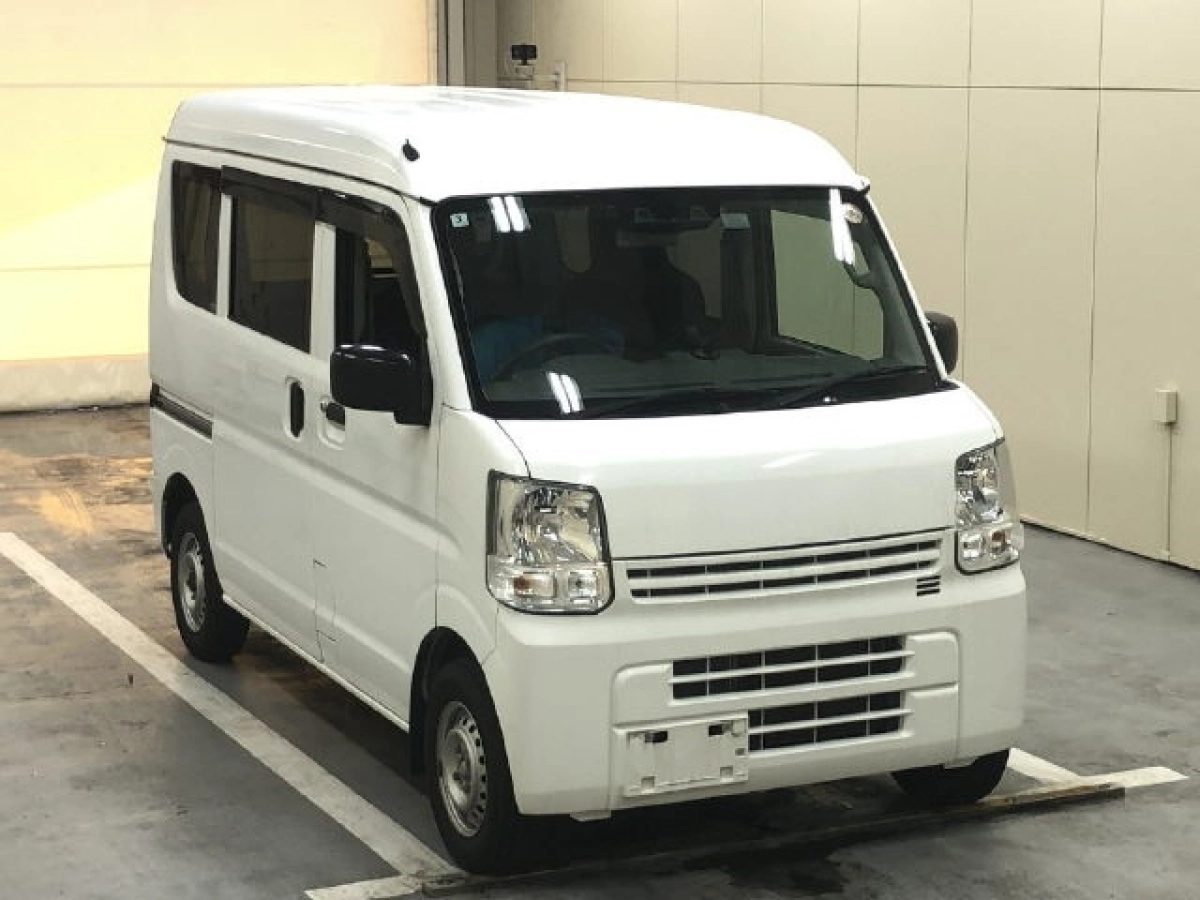 NISSAN CLIPPER VAN