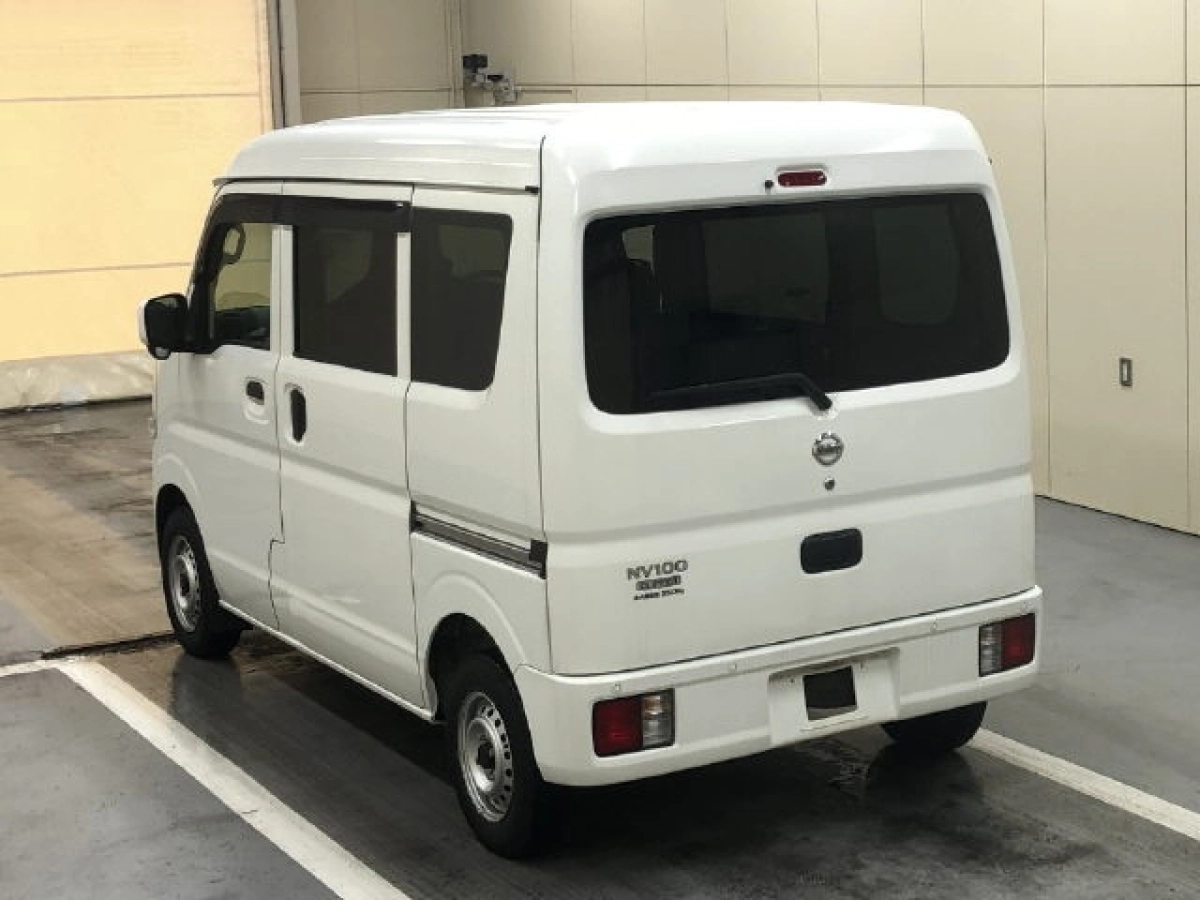 NISSAN CLIPPER VAN