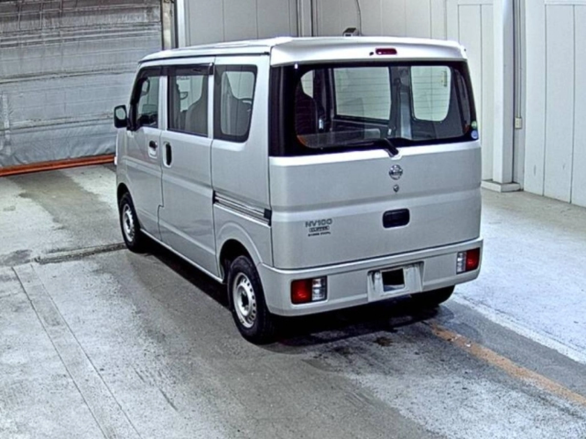 NISSAN CLIPPER VAN