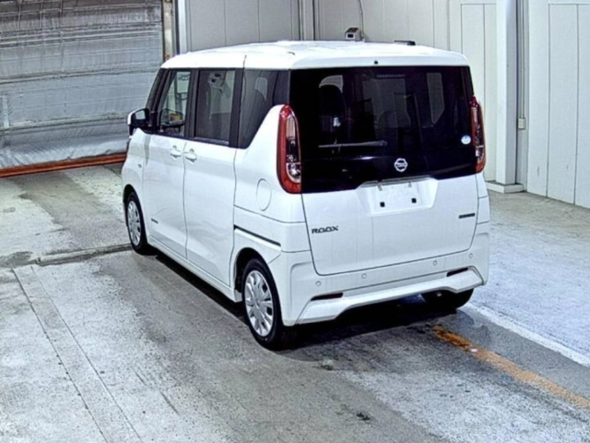 NISSAN ROOX