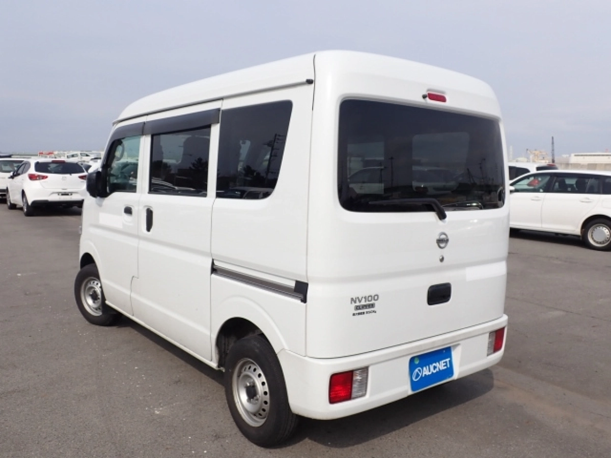 NISSAN CLIPPER VAN