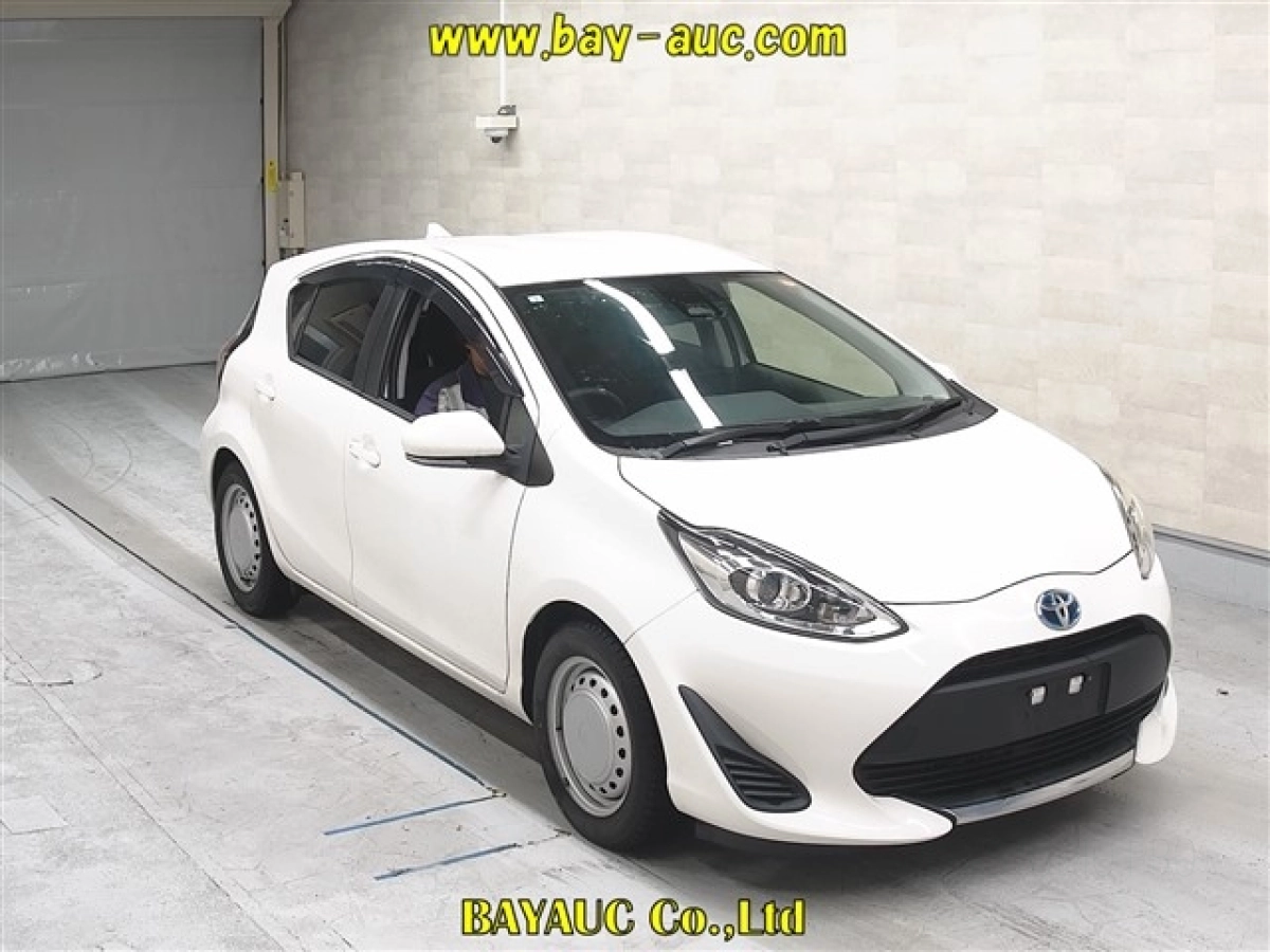 TOYOTA AQUA NHP10 2021