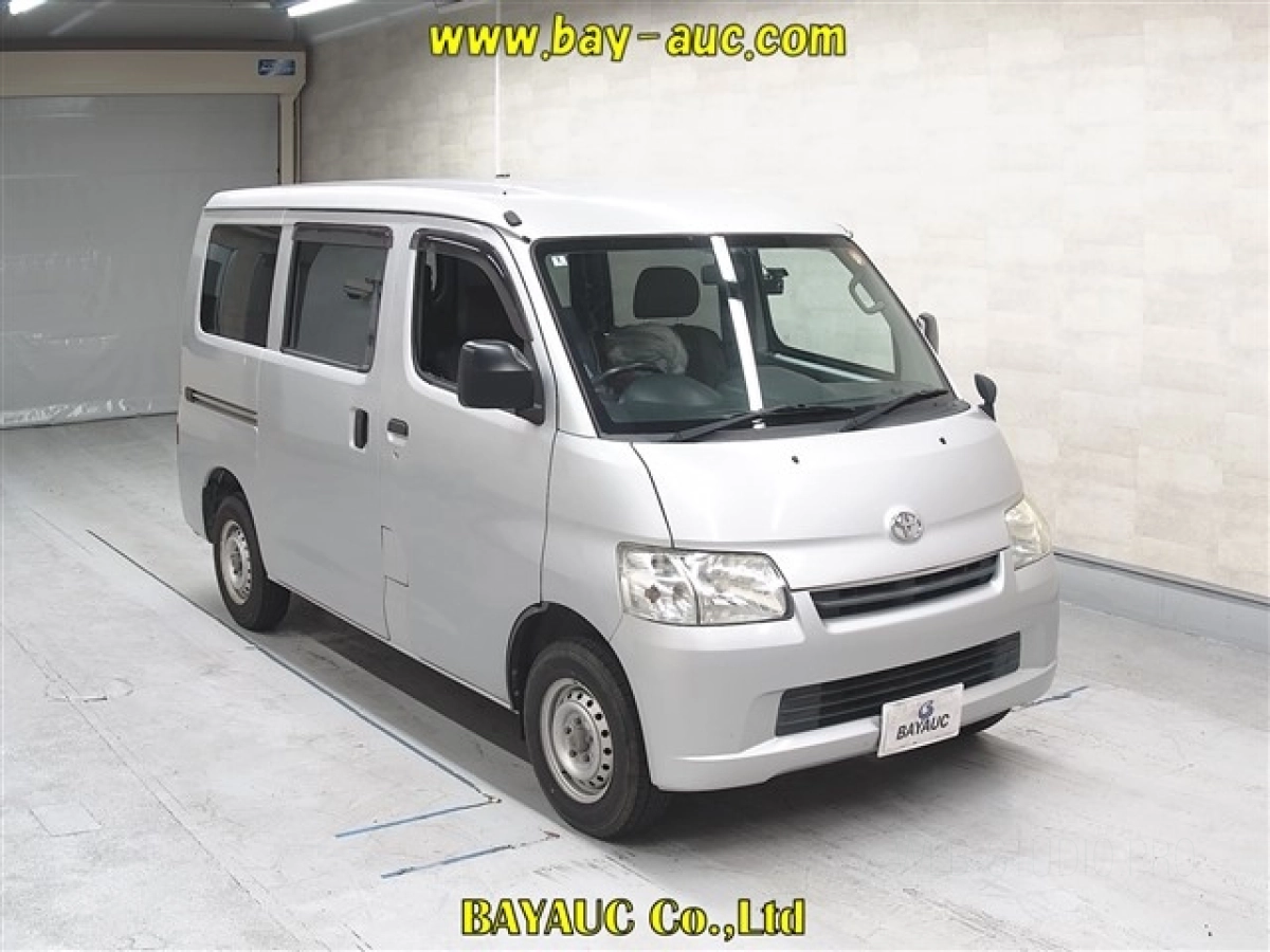 TOYOTA TOWN ACE VAN