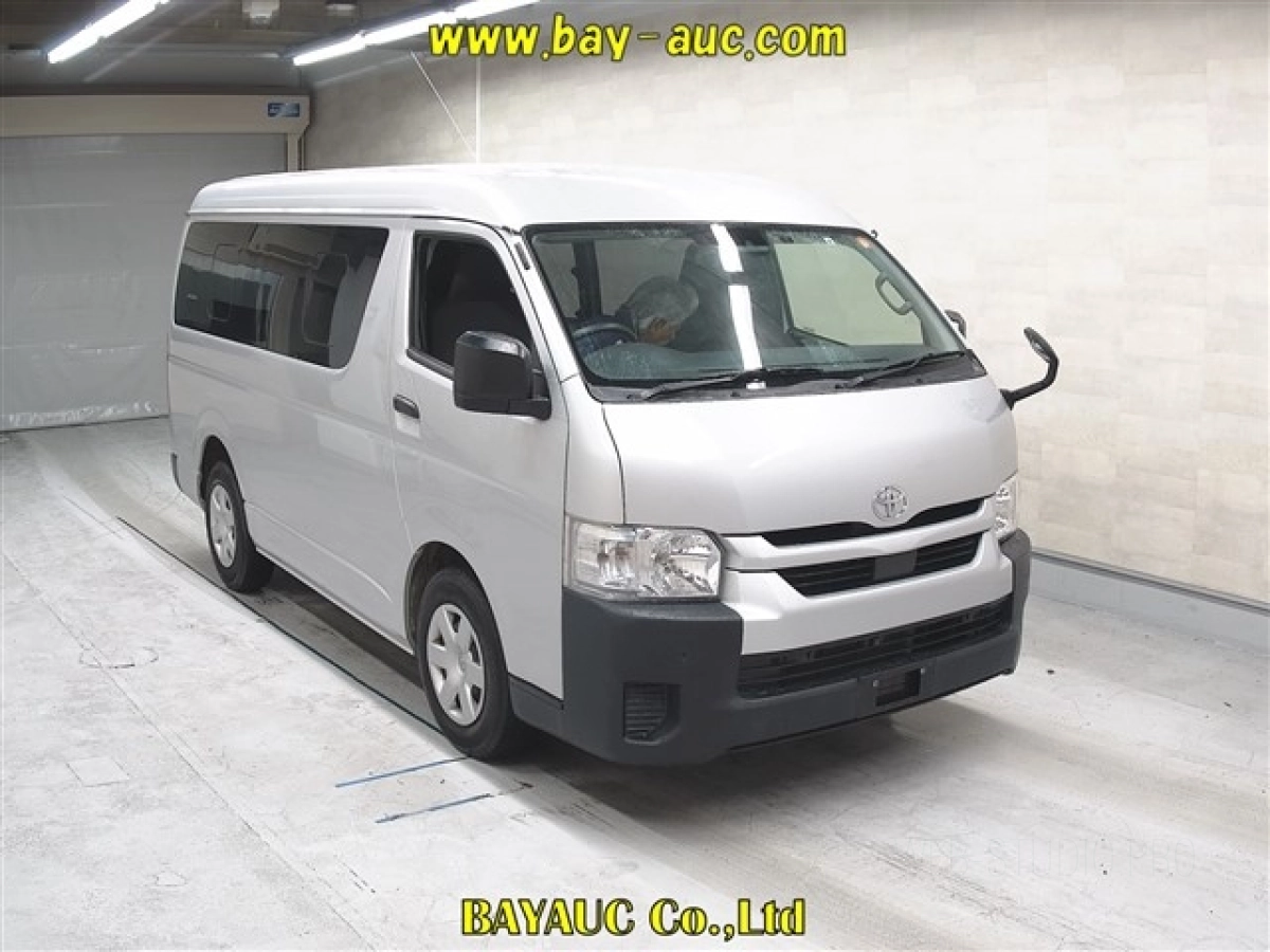 TOYOTA HIACE TRH214W 2021