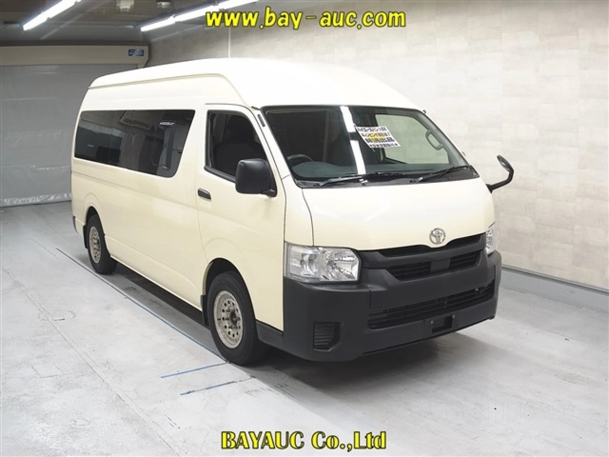 TOYOTA HIACE VAN