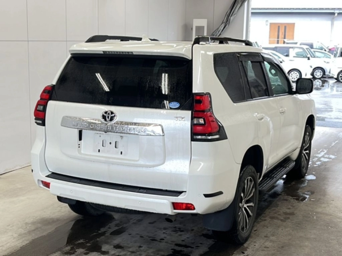 TOYOTA LAND CRUISER PRADO