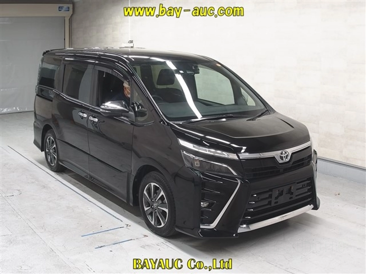 TOYOTA VOXY ZRR80W 2021