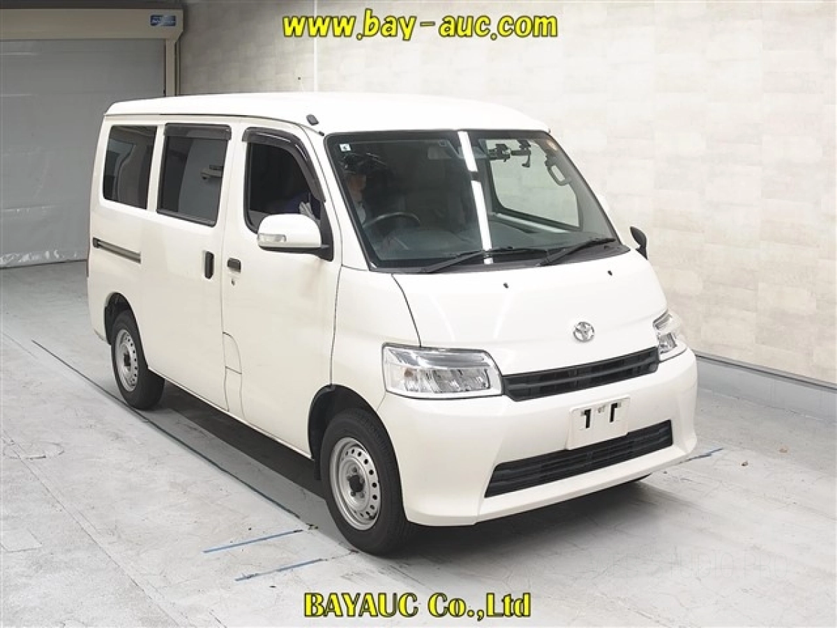 TOYOTA TOWN ACE VAN