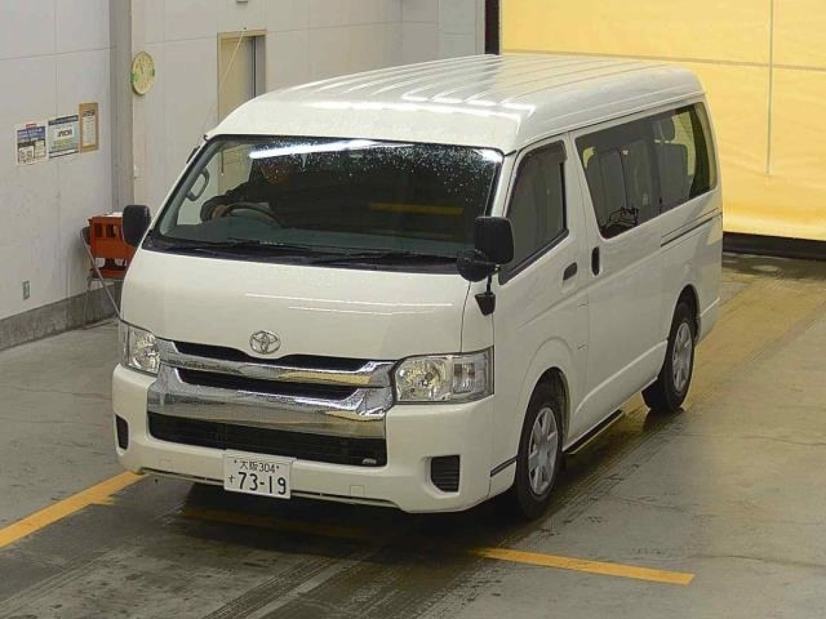 TOYOTA HIACE TRH214W 2019