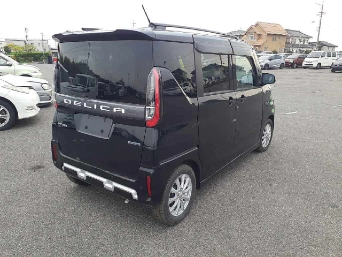 MITSUBISHI DELICA MINI