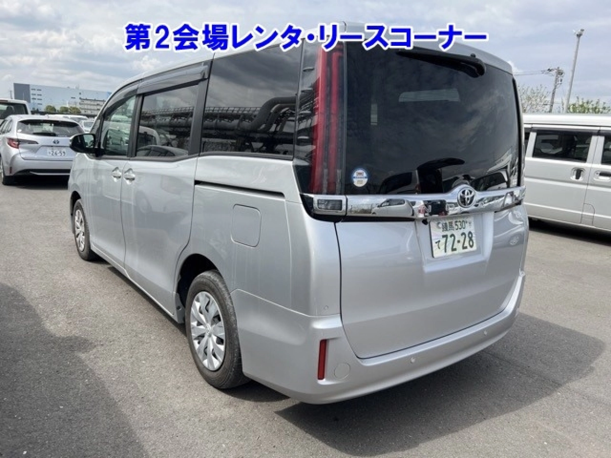 TOYOTA NOAH