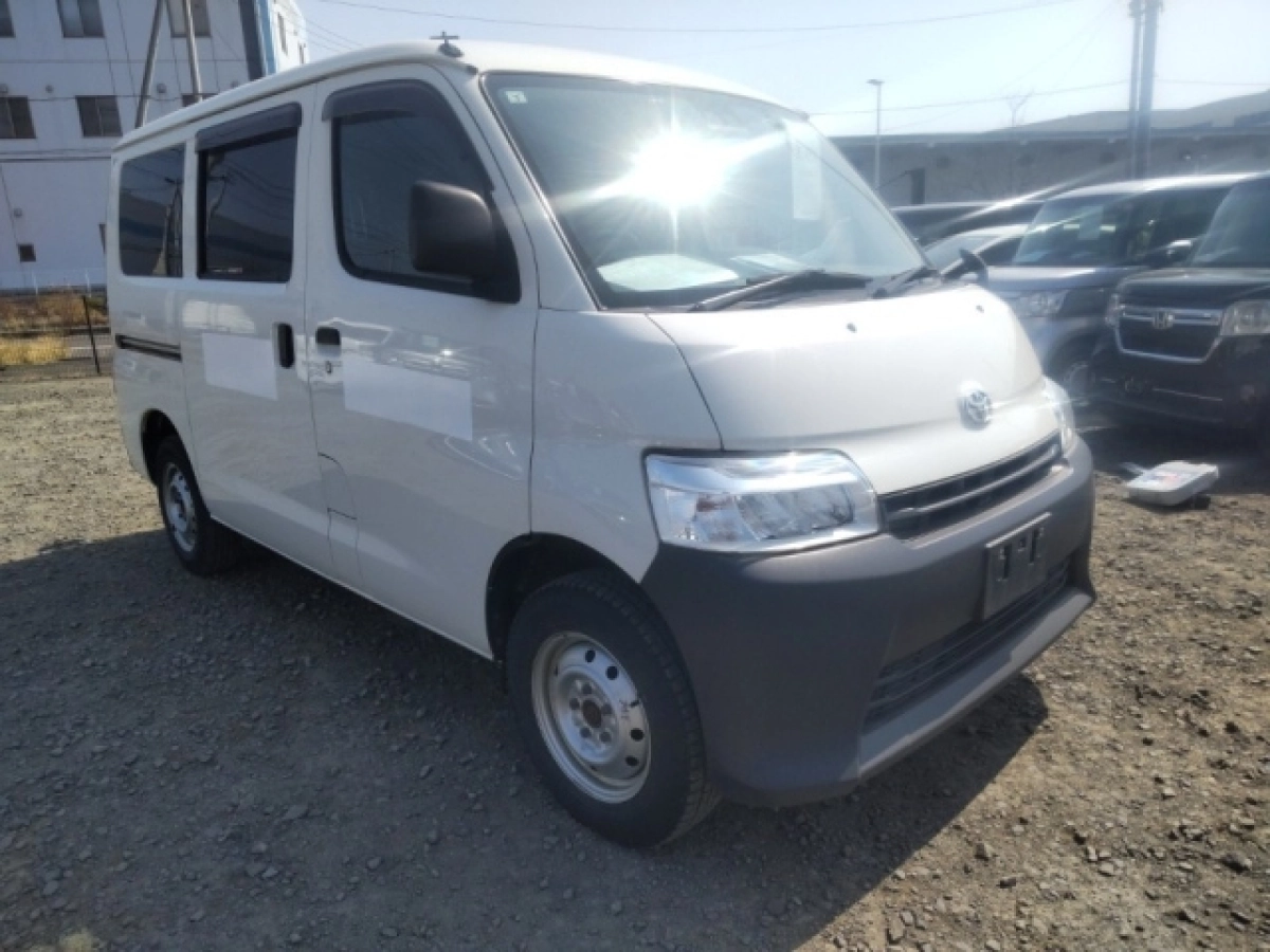 TOYOTA TOWN ACE VAN