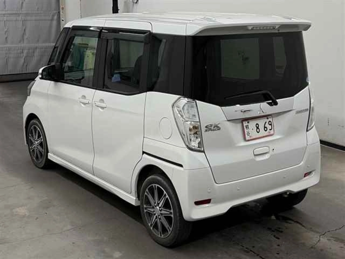 MITSUBISHI EK SPACE