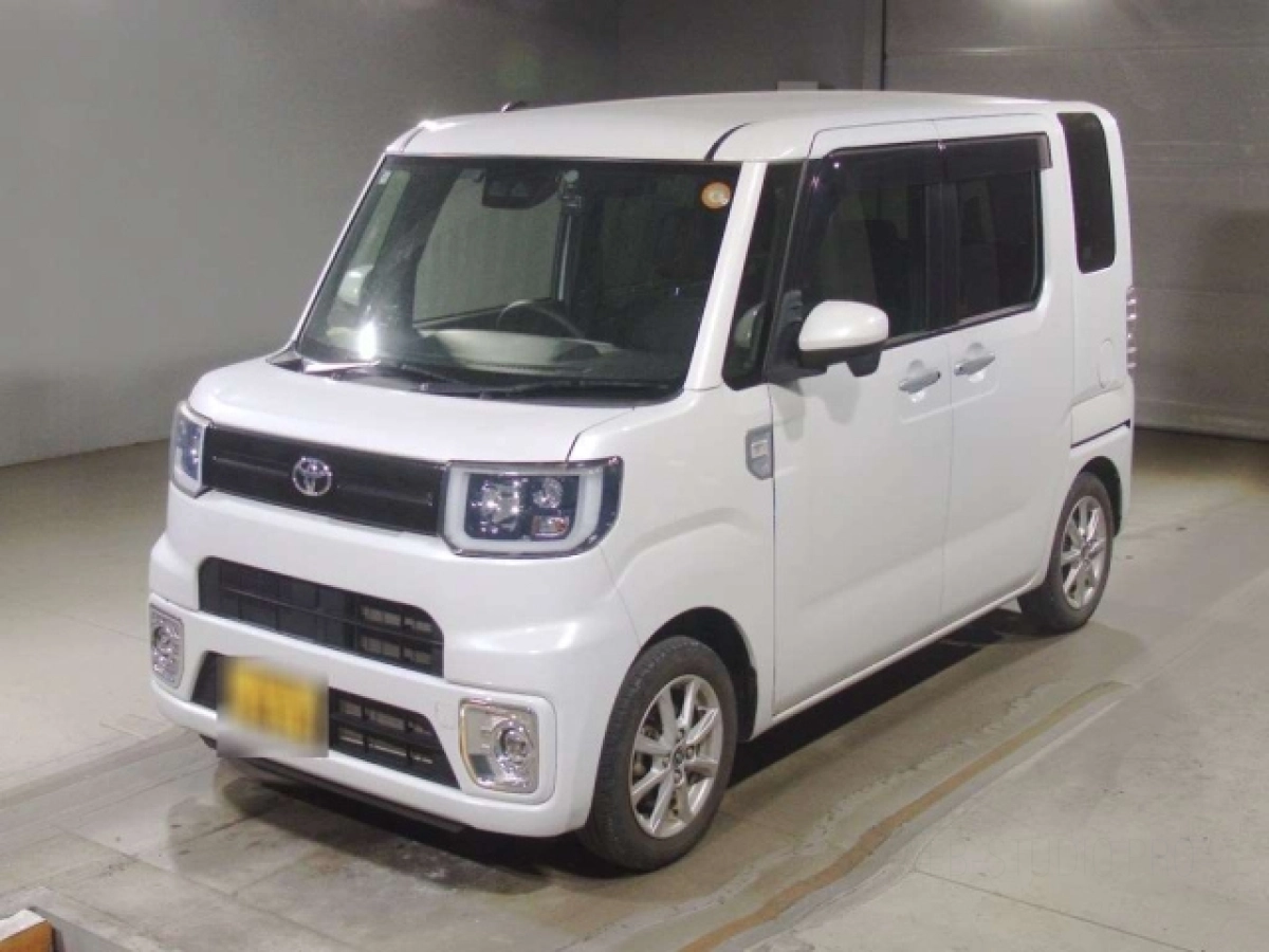 TOYOTA PIXIS MEGA