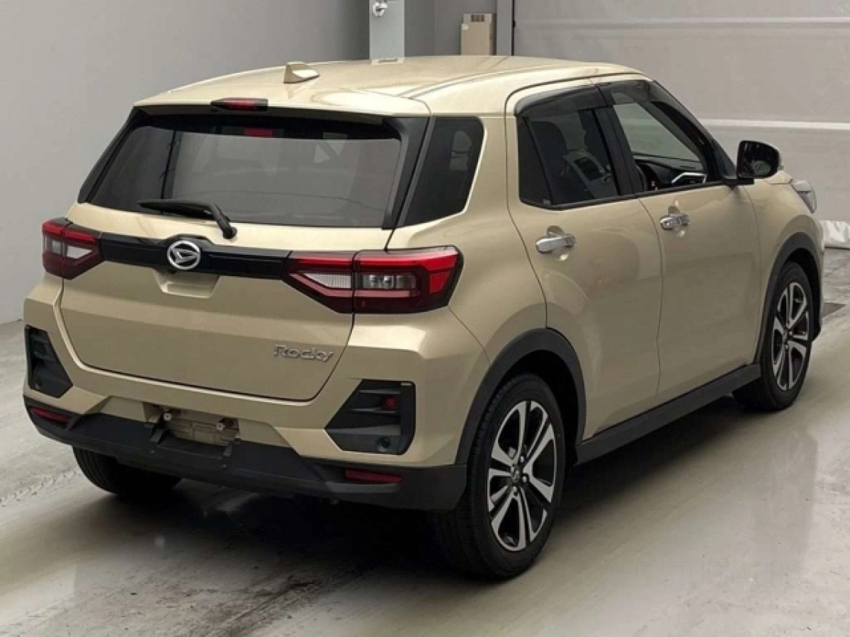 DAIHATSU ROCKY