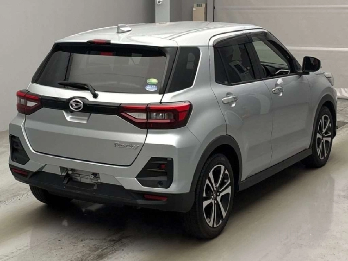 DAIHATSU ROCKY