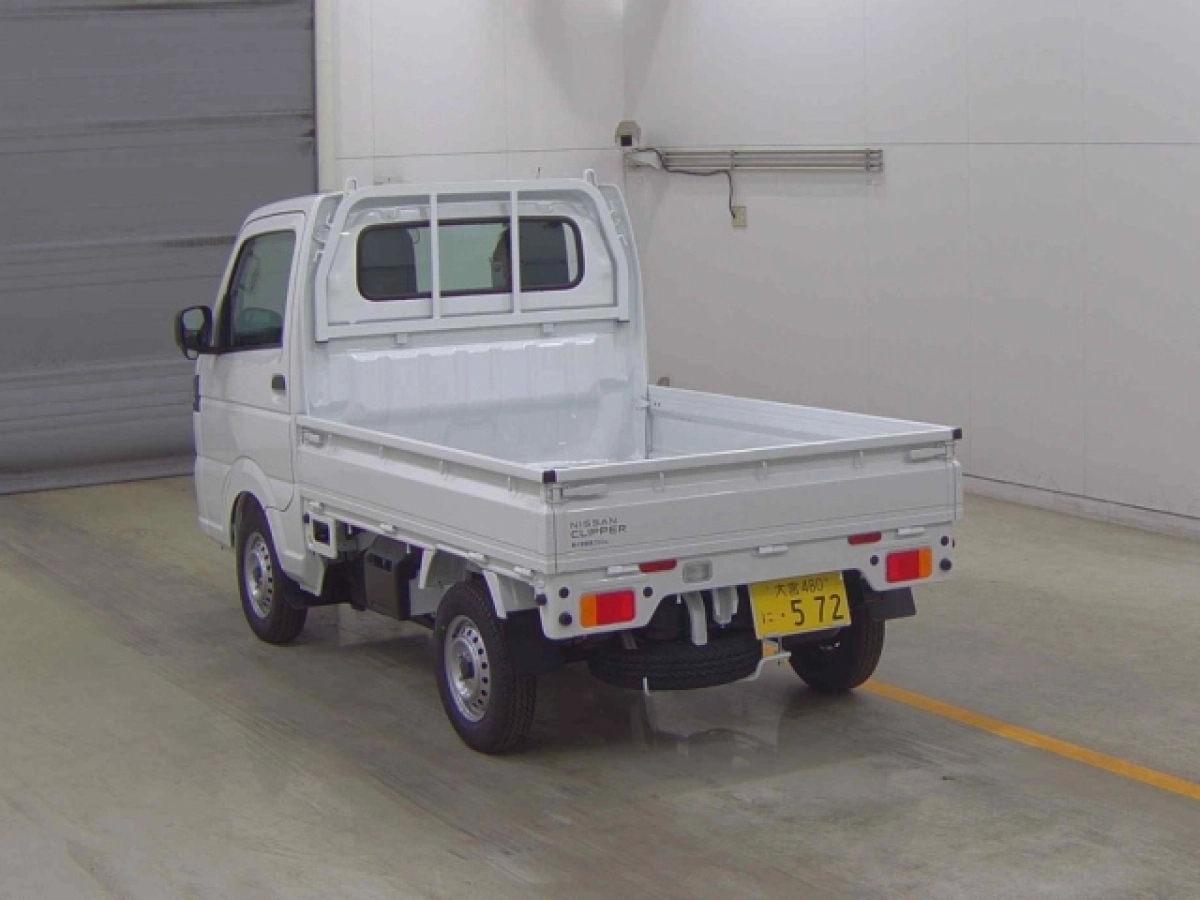 NISSAN CLIPPER TRUCK