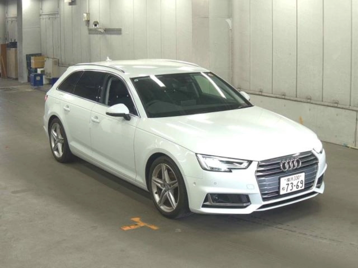 AUDI A4 8WCVN 2019
