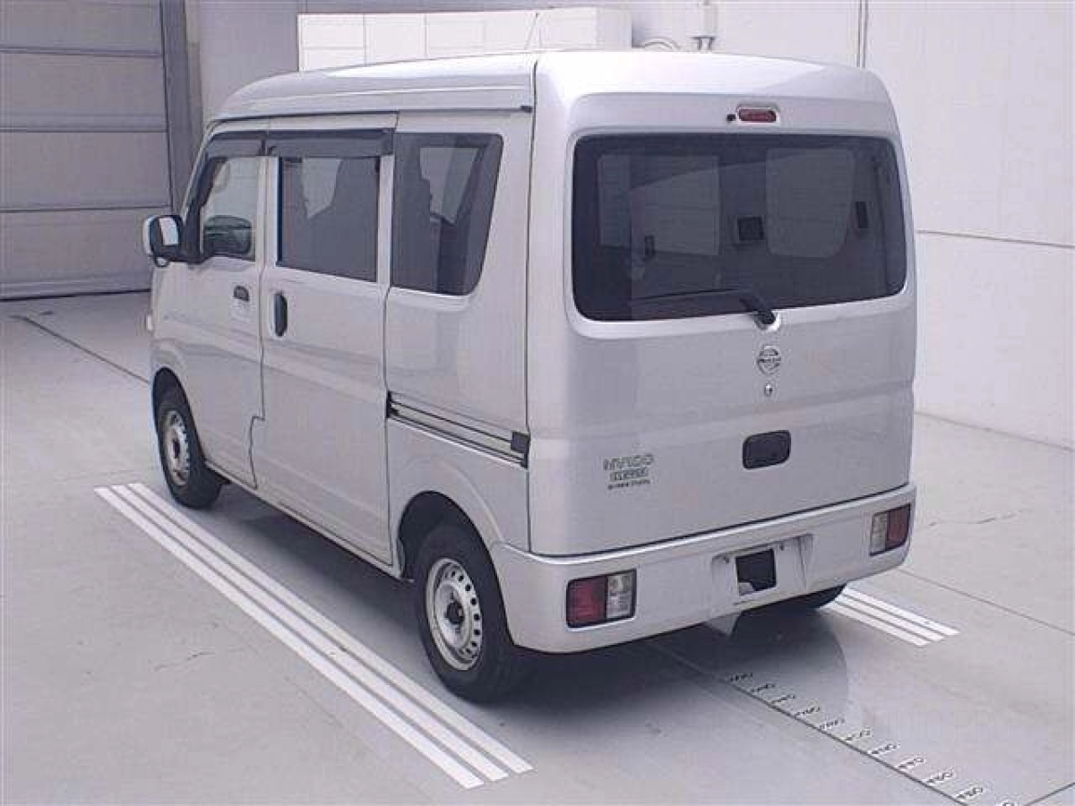 NISSAN CLIPPER VAN