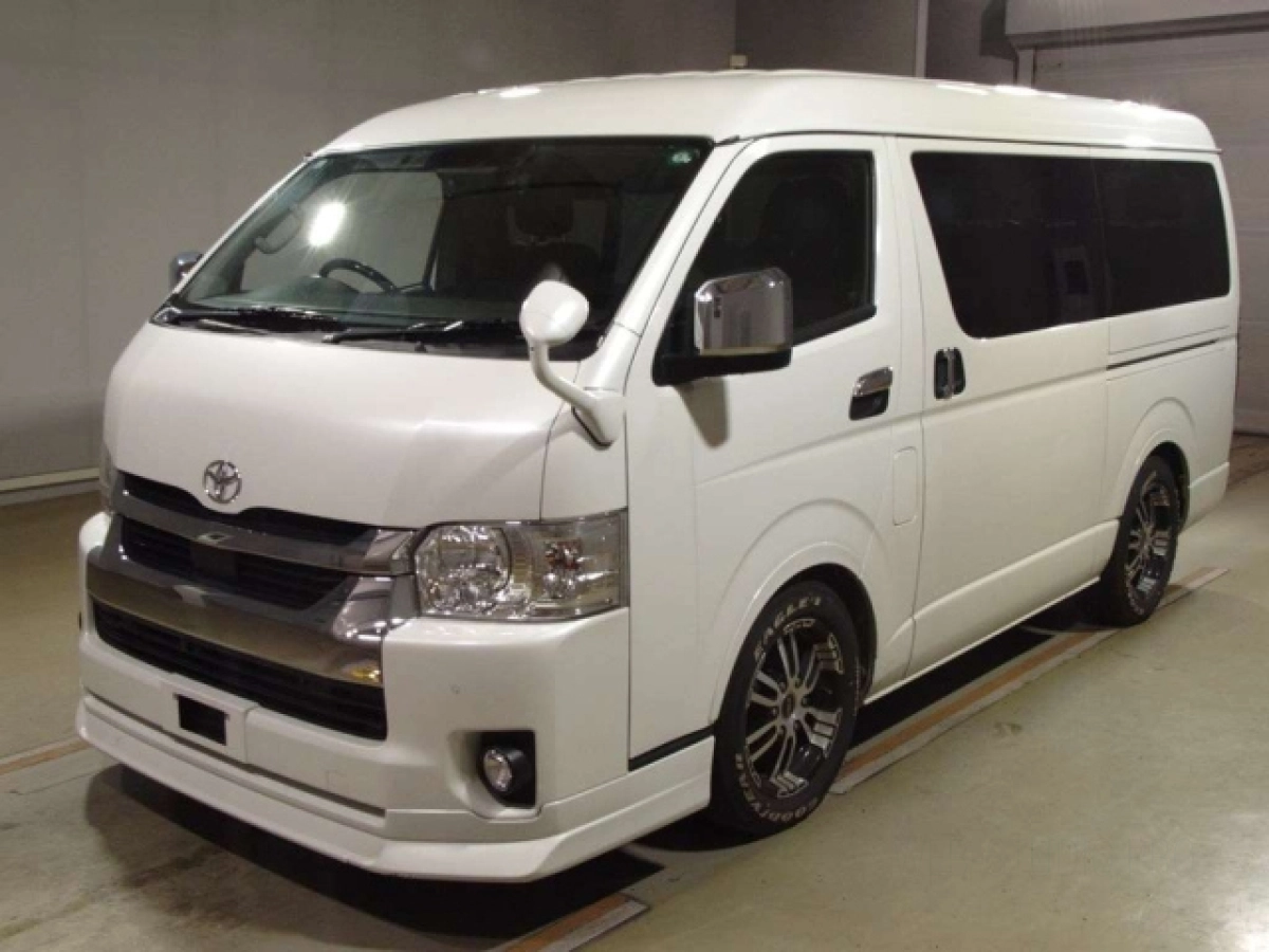 TOYOTA HIACE TRH214W 2021