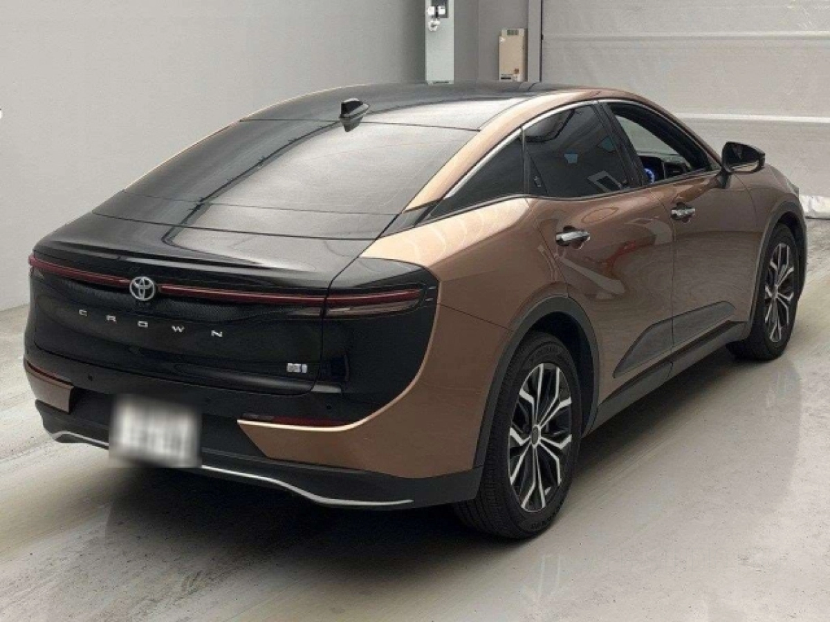 TOYOTA CROWN CROSSOVER