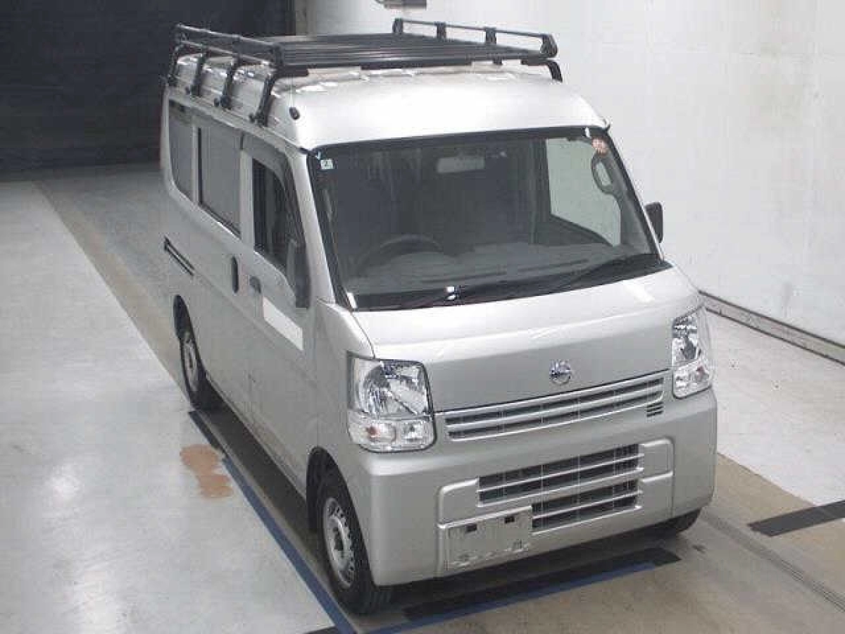NISSAN CLIPPER VAN