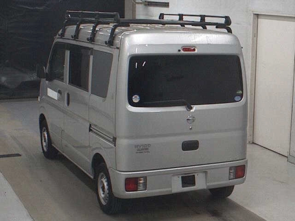 NISSAN CLIPPER VAN
