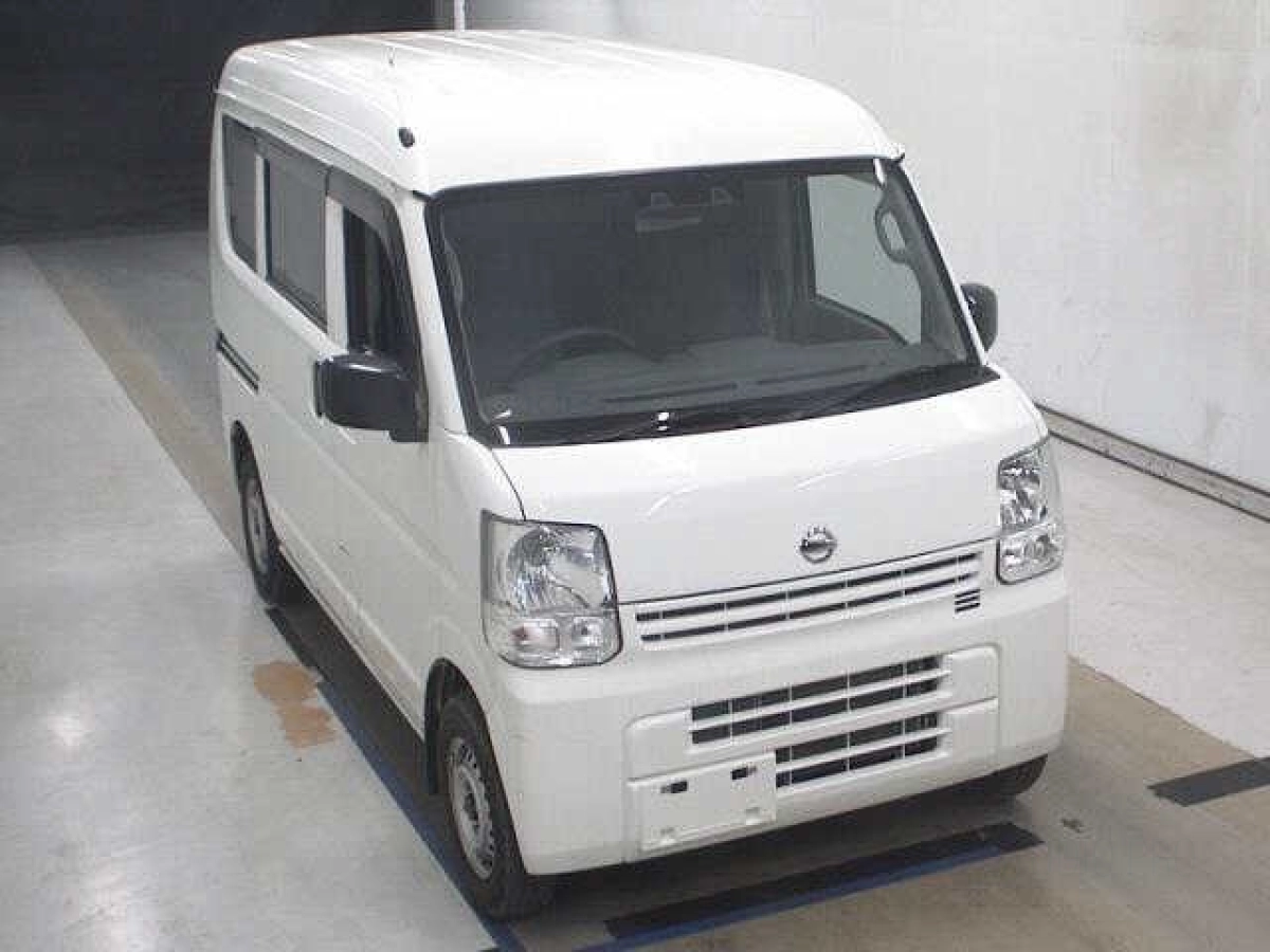 NISSAN CLIPPER VAN