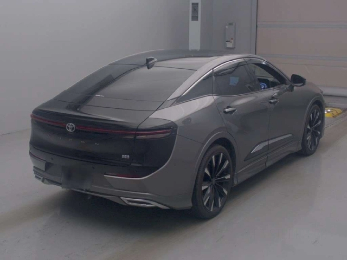 TOYOTA CROWN CROSSOVER