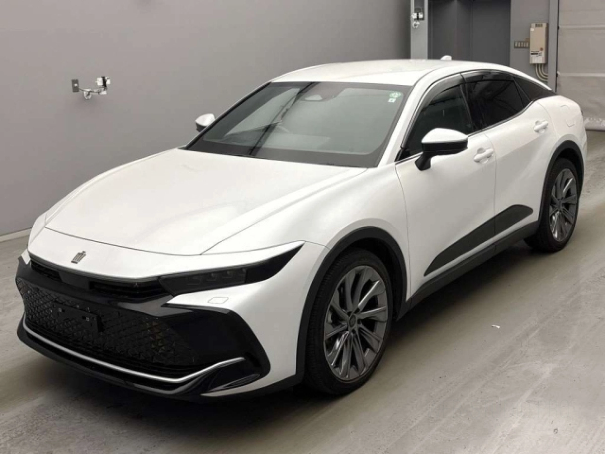 TOYOTA CROWN CROSSOVER