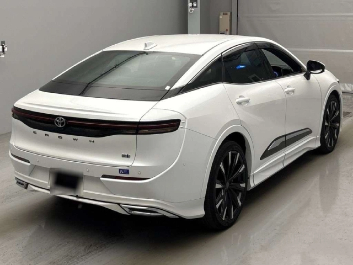 TOYOTA CROWN CROSSOVER