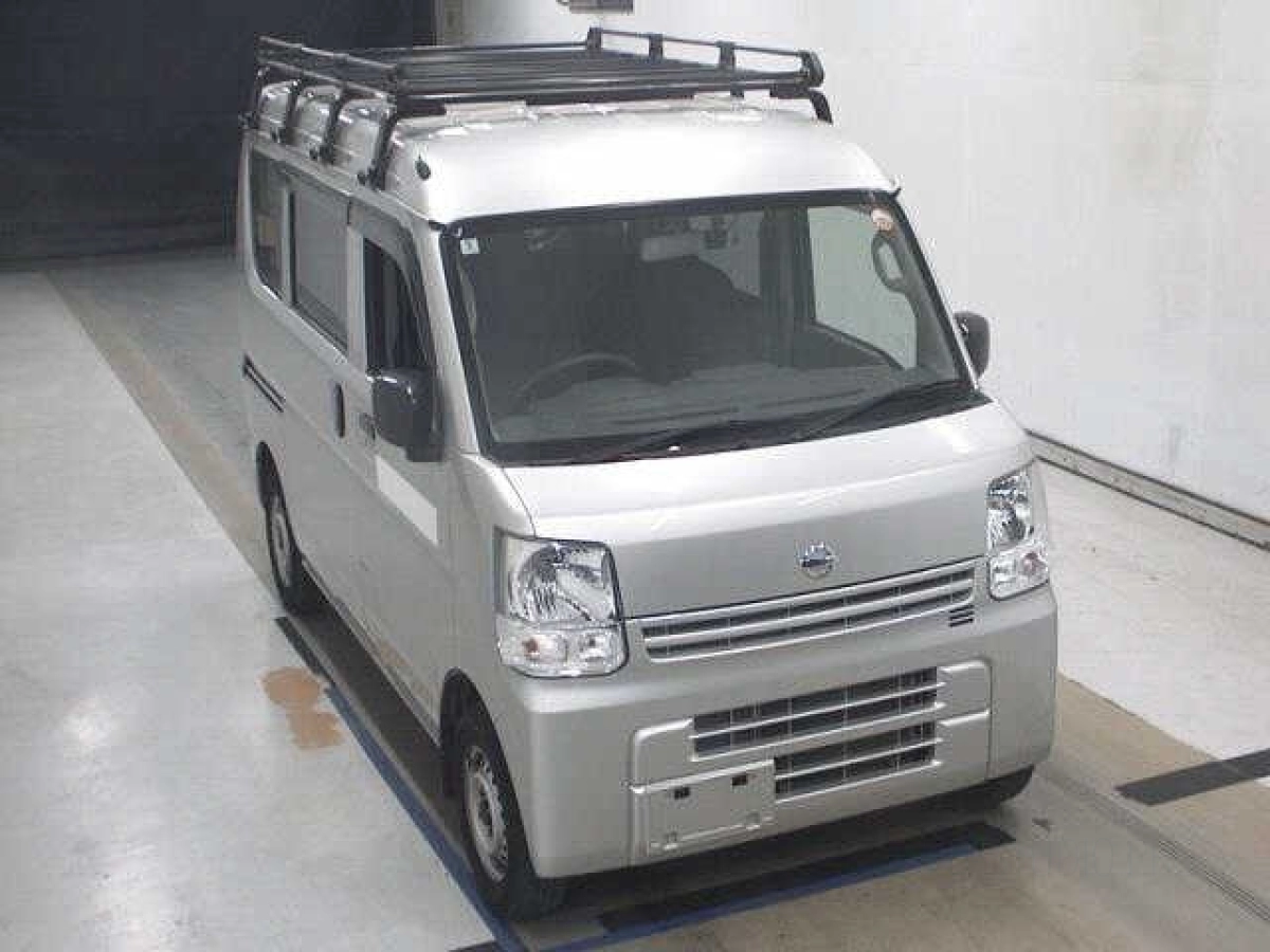 NISSAN CLIPPER VAN