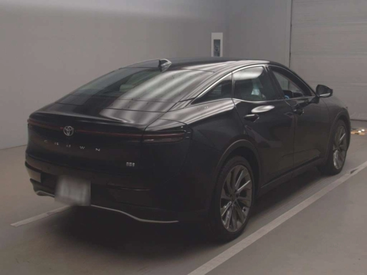 TOYOTA CROWN CROSSOVER