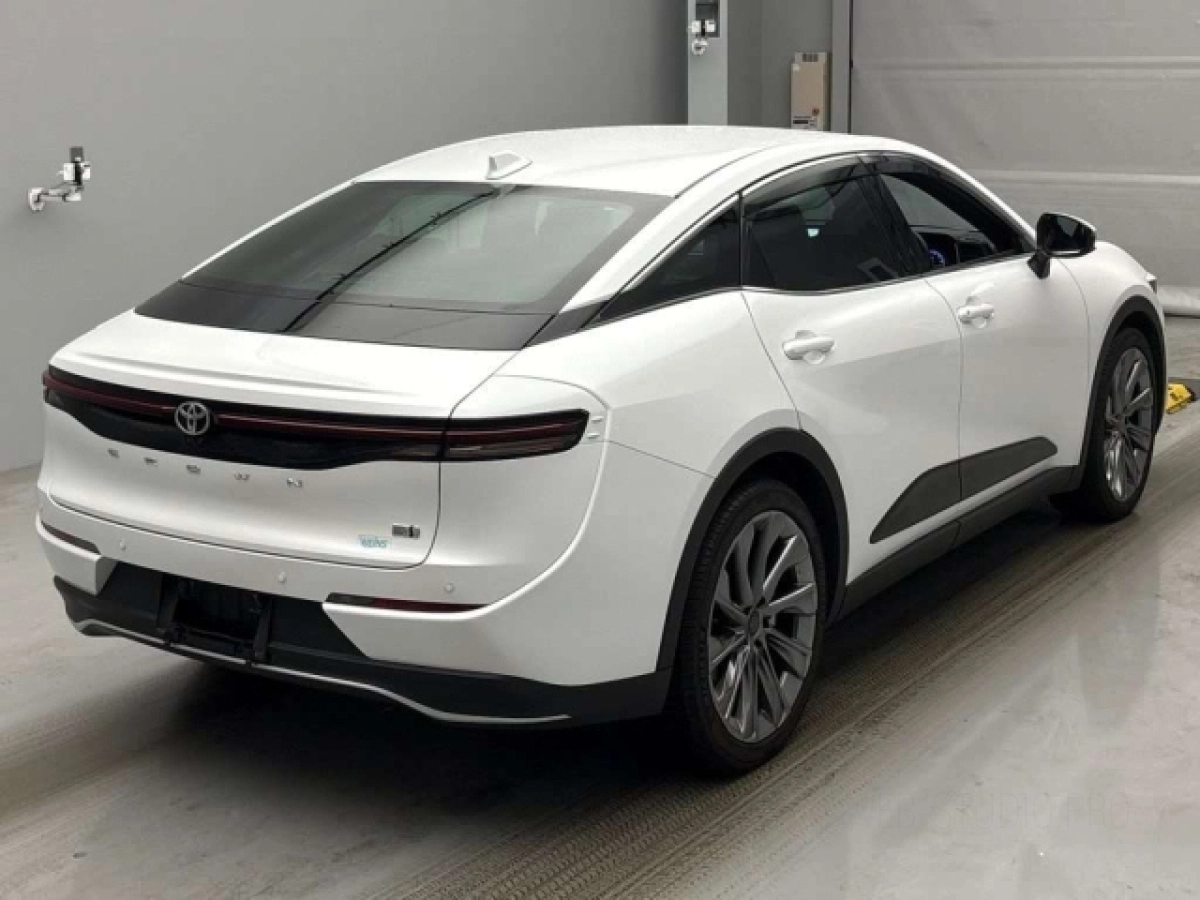 TOYOTA CROWN CROSSOVER