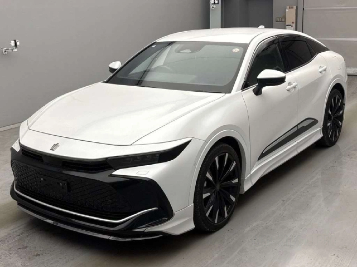 TOYOTA CROWN CROSSOVER TZSH35 2024