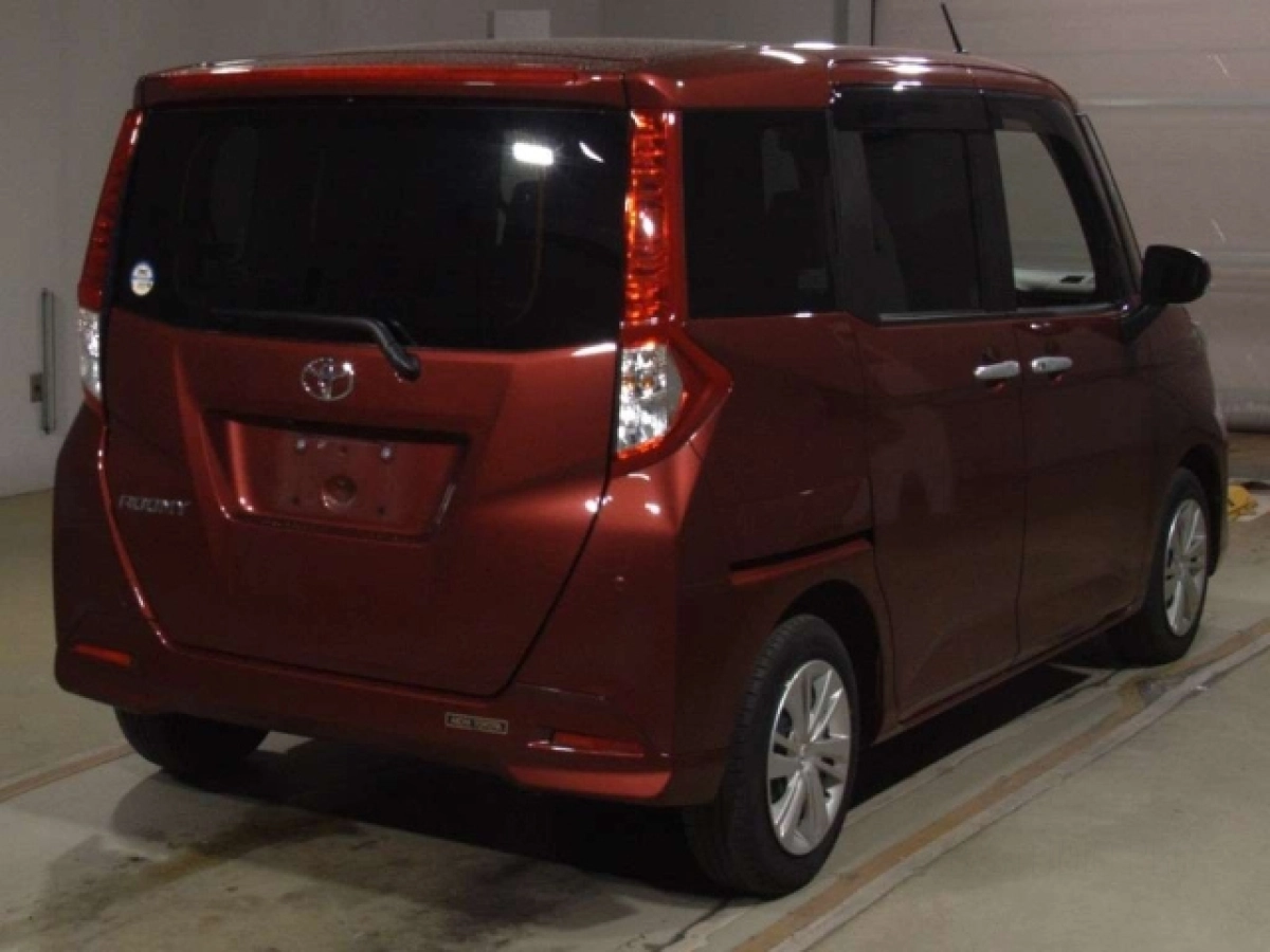 TOYOTA ROOMY